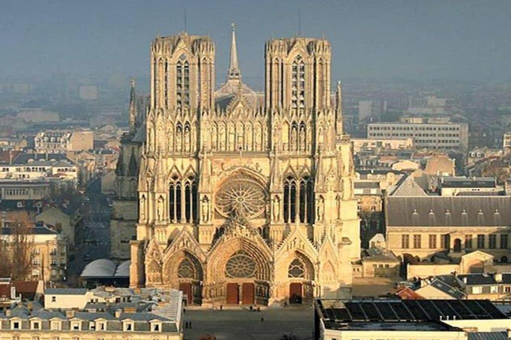 F2 proche gare et toute commodité Château-Thierry Exterior foto